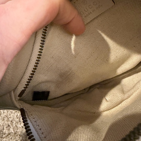 Authentic Gucci Cream Leather Small Belt Bag with Green & Red Web - Picture 3 of 16